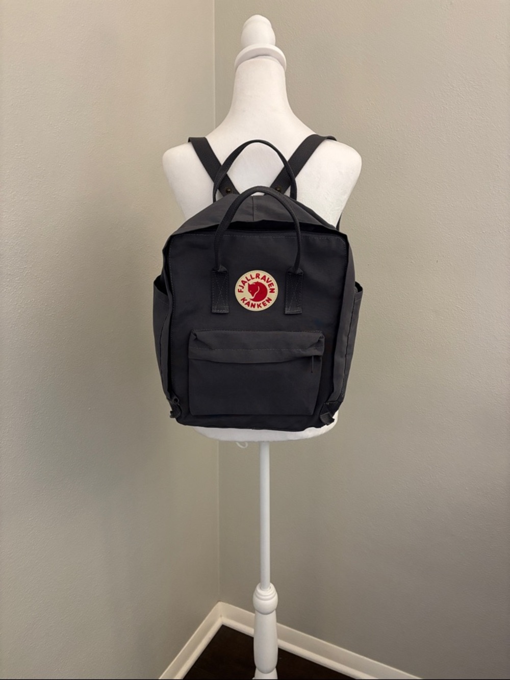 Fjall Raven Mini Backpack in Deep Gray